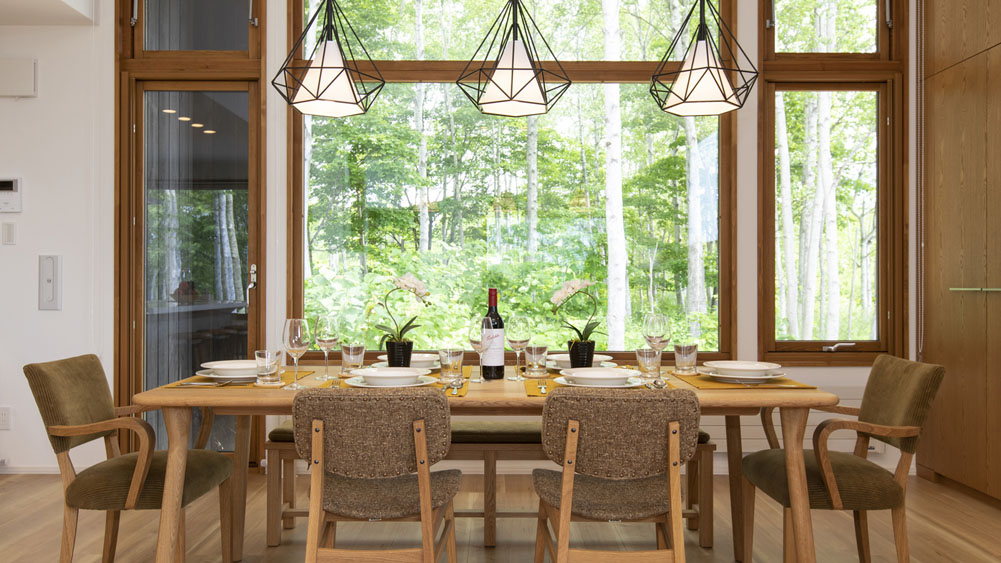 Birchwood - Elegant dining area design